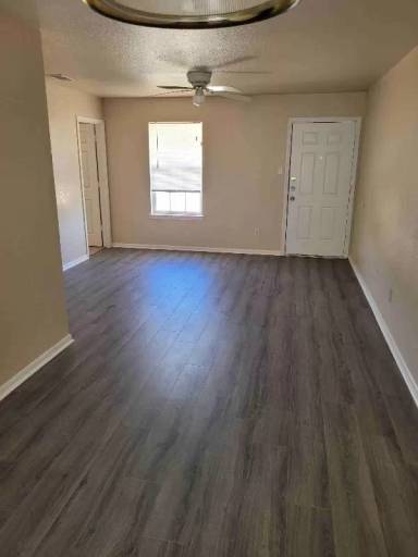 Main picture of 5710 Redstone Dr