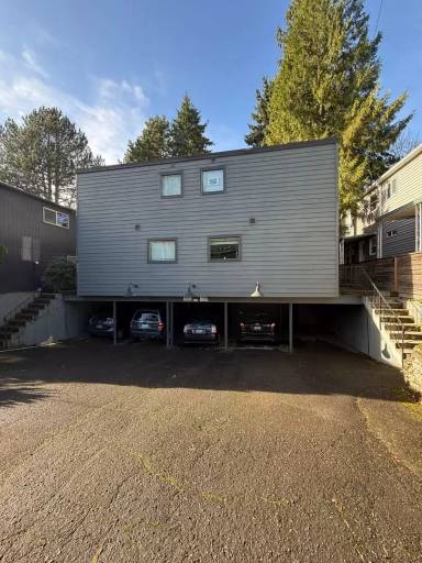 Main picture of 117 SE 30th Pl