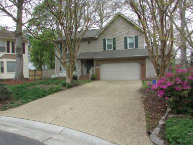 Main picture of 827 Lancaster Ln