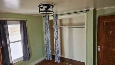 Main picture of 574 Townsend Ave