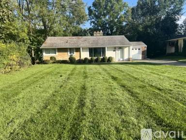 Main picture of 158 Marlborough Dr