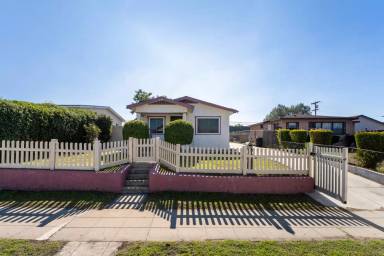 Main picture of 3835 Ocean View Blvd