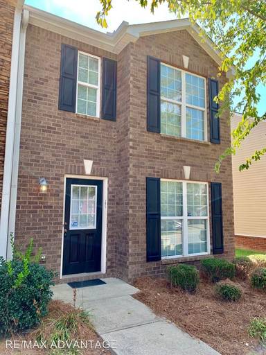 Main picture of 1871 Grove Way