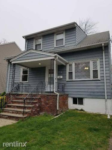 Main picture of 8-31 Lake St