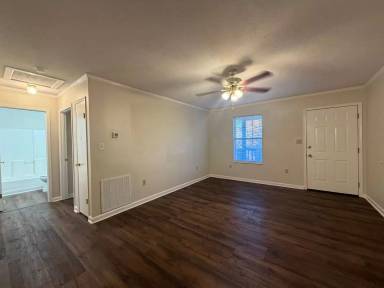 Main picture of 4063 Wynn St