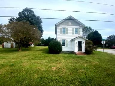 Main picture of 915 Yorktown Rd