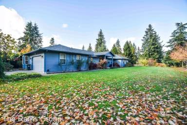 Main picture of 2717 70th Ave SW