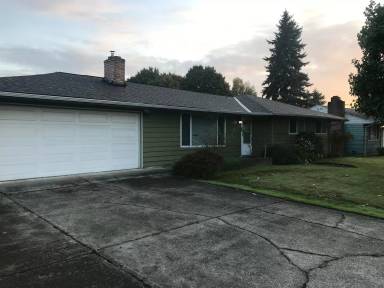 Main picture of 727 Center Rd