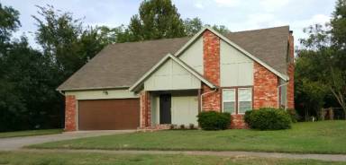 Main picture of 2609 S Chestnut Ave