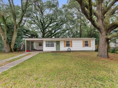 Main picture of 902 Lucerne Ave