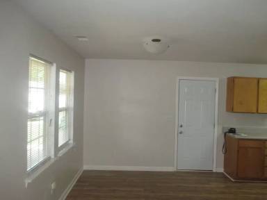 Main picture of 2315 Deherradora Ave