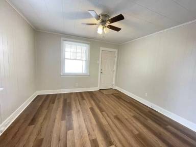 Main picture of 223 S Broad St