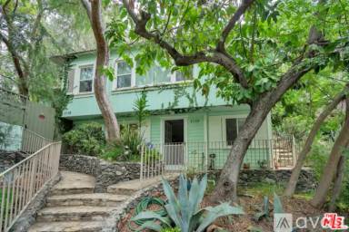 Main picture of 2134 N Beverly Glen Blvd