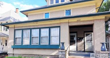 Main picture of 2407 6th Ave