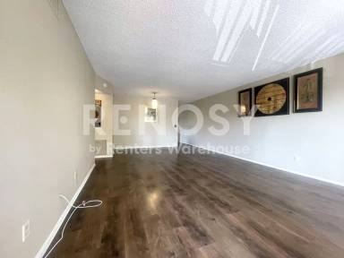 Main picture of 2402 Ecuadorian Way
