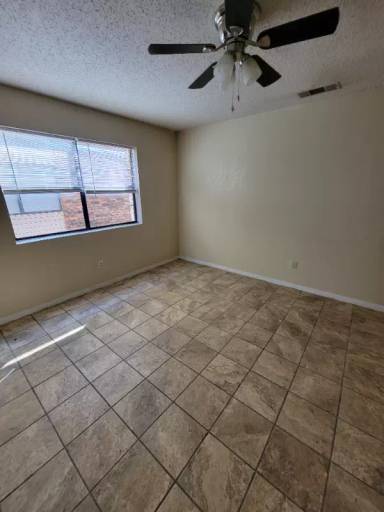 Main picture of 104 E Truman Ave