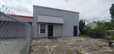 Main picture of 8008 E Broadway Ave