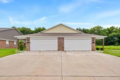 Main picture of 218 N Marietta Way