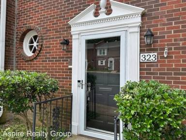 Main picture of 323 Cambridge Place Dr