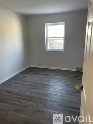 Main picture of 116 3rd Ave