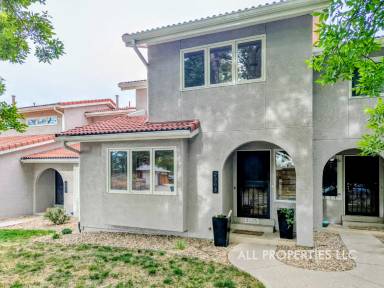 Main picture of 2365 Perry St