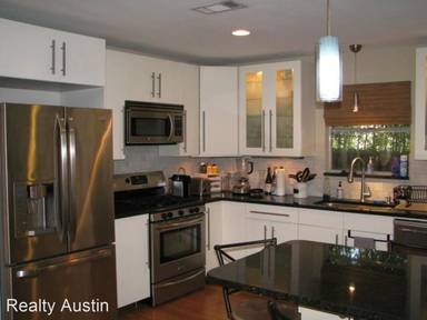 Main picture of 2826 San Gabriel St