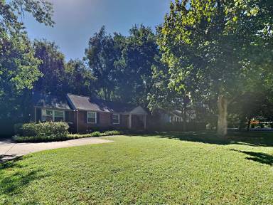 Main picture of 3818 Woodmont Ln