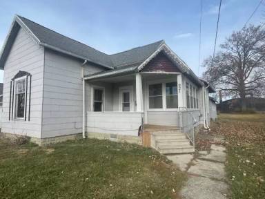 Main picture of 921 Woodland Ave