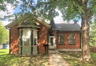 Main picture of 610 N Broadway St