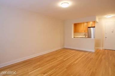 Main picture of 305 W 13th St