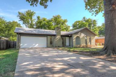 Main picture of 11939 E 18th St