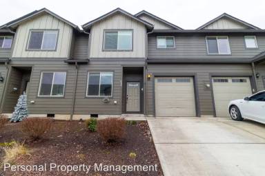 Main picture of 7621 NE 31st Cir