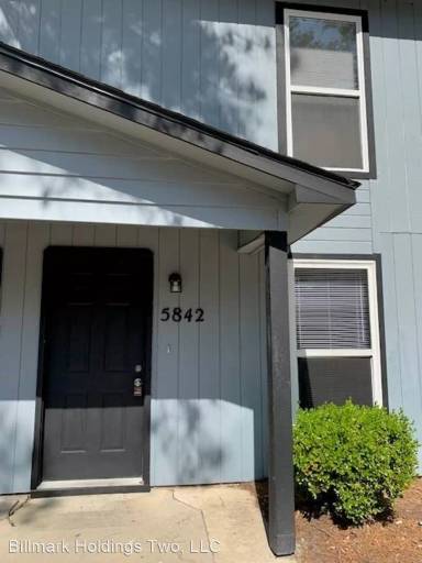 Main picture of Creeks Edge Townhome Apartments