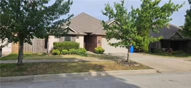 Main picture of 2641 N Villa Blvd