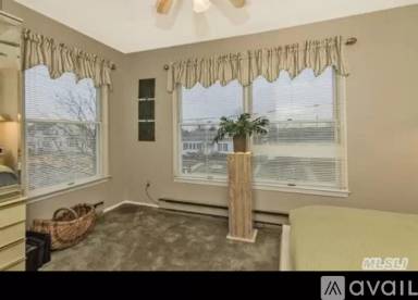 Main picture of 74 Overton St