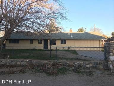 Main picture of 10161 Tamarisk Ave