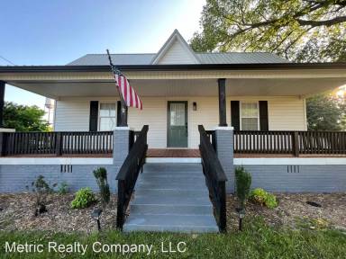 Main picture of 75 White St NW