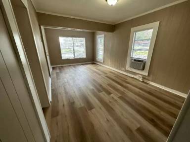 Main picture of 417 Broad St
