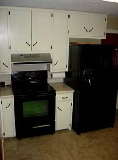 Main picture of 725 SW 48th St