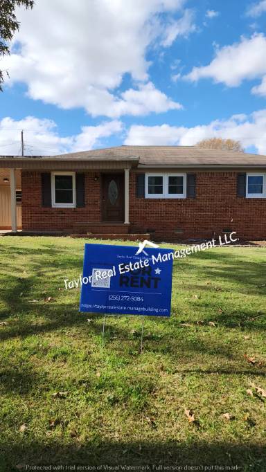 Main picture of 151 N Leland Dr