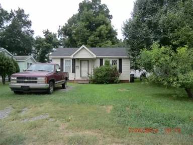 Main picture of 211 Riverbend Dr