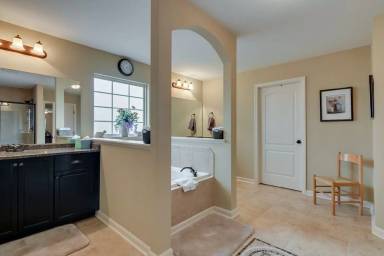 Main picture of 218 Seaton Ave