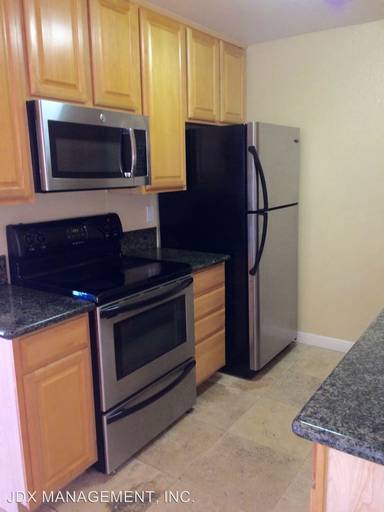 Main picture of 390 N 1st St