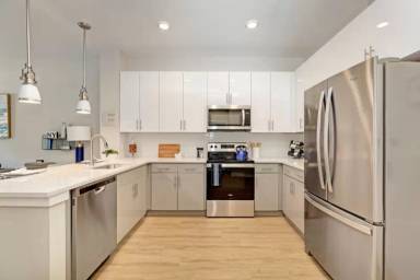 Main picture of 174 Avenue F