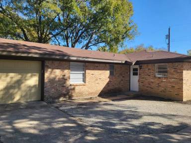Main picture of 1507 E Wells Ave