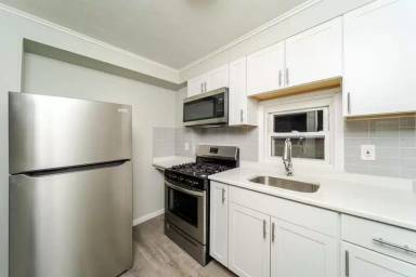 Main picture of 125 N Pine Ave