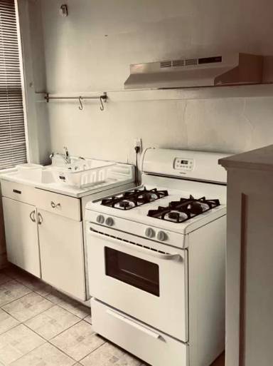 Main picture of 5911-1 Arthington St