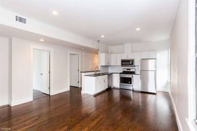 Main picture of 15 Clary St