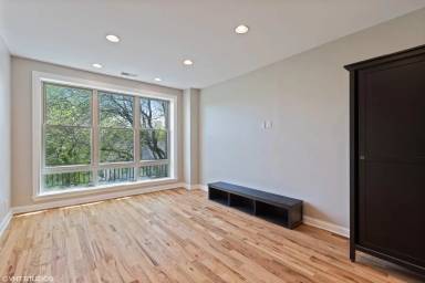 Main picture of 1446 W Pensacola Ave