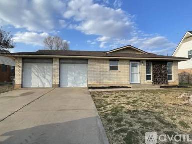 Main picture of 6733 NW Compass Dr